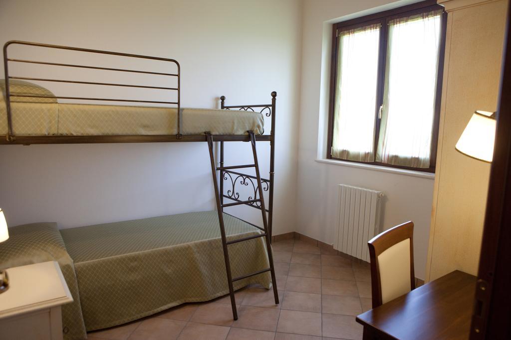 Residence Colle Veroni Mosciano SantʼAngelo Værelse billede